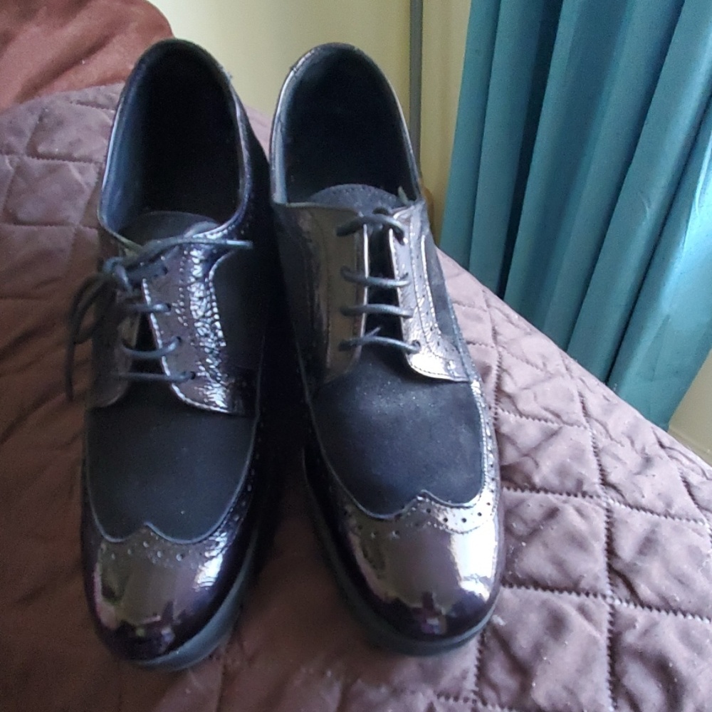 Ladies 24 Hours Shoes